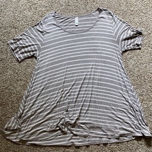 Lularoe perfect tee size L grey